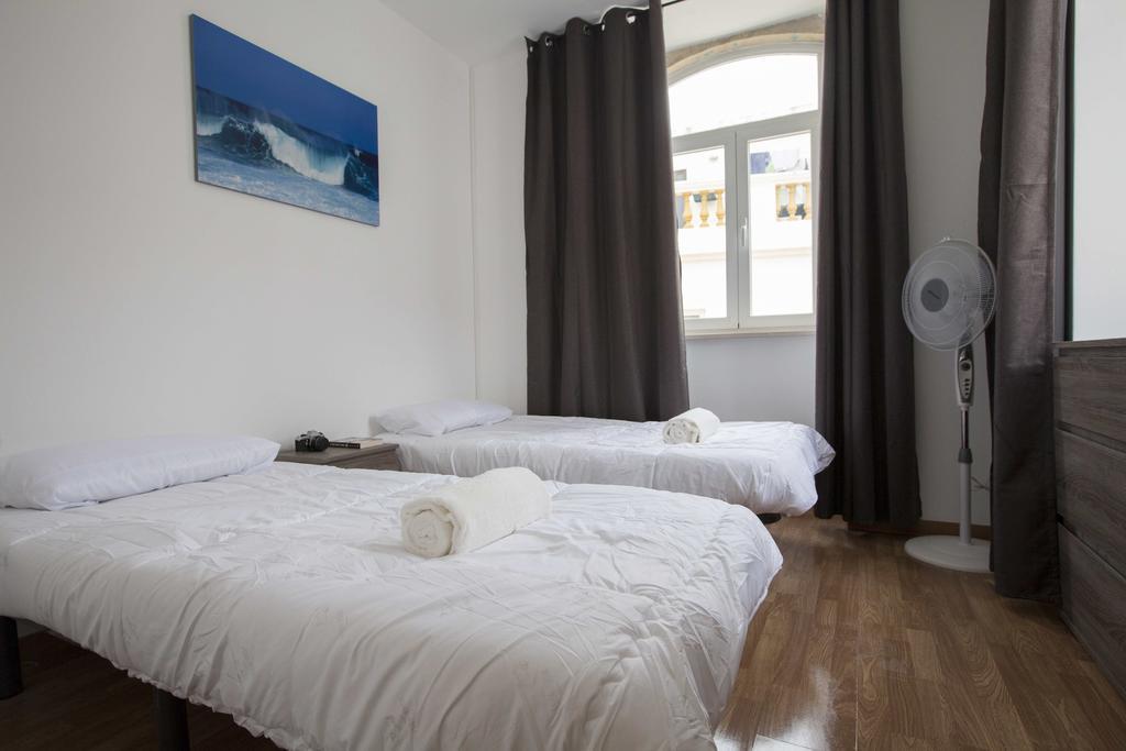 Guest House First Floor Lagos Eksteriør billede